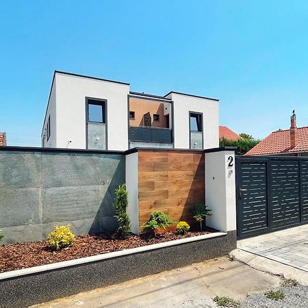 Rv Premium Apartments Arad Exterior photo
