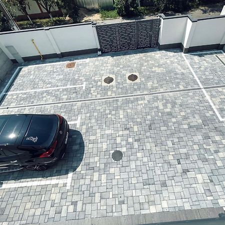 Rv Premium Apartments Arad Exterior photo
