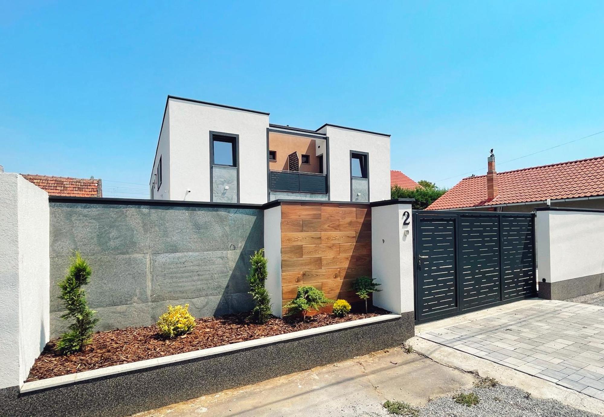 Rv Premium Apartments Arad Exterior photo