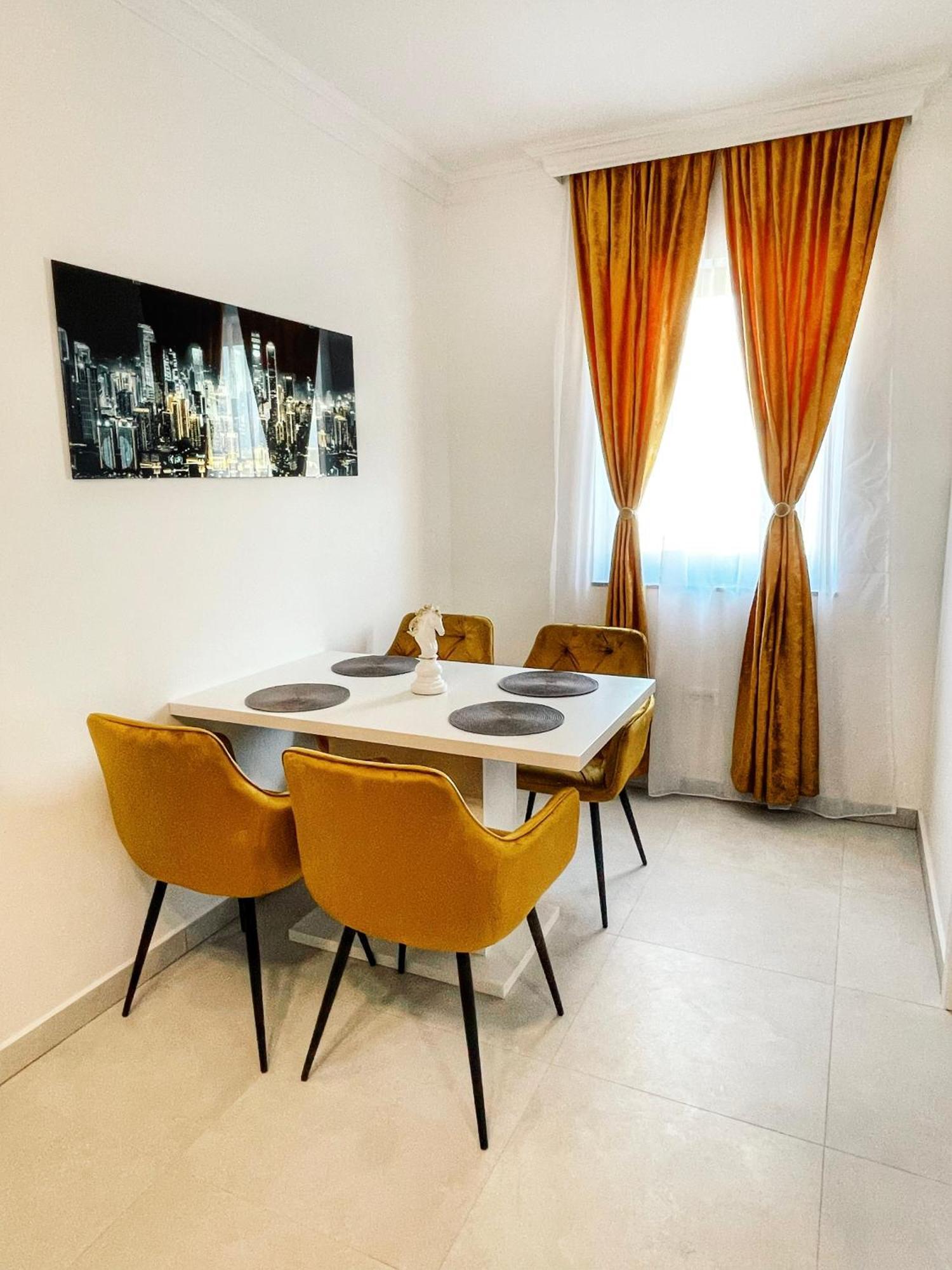 Rv Premium Apartments Arad Exterior photo