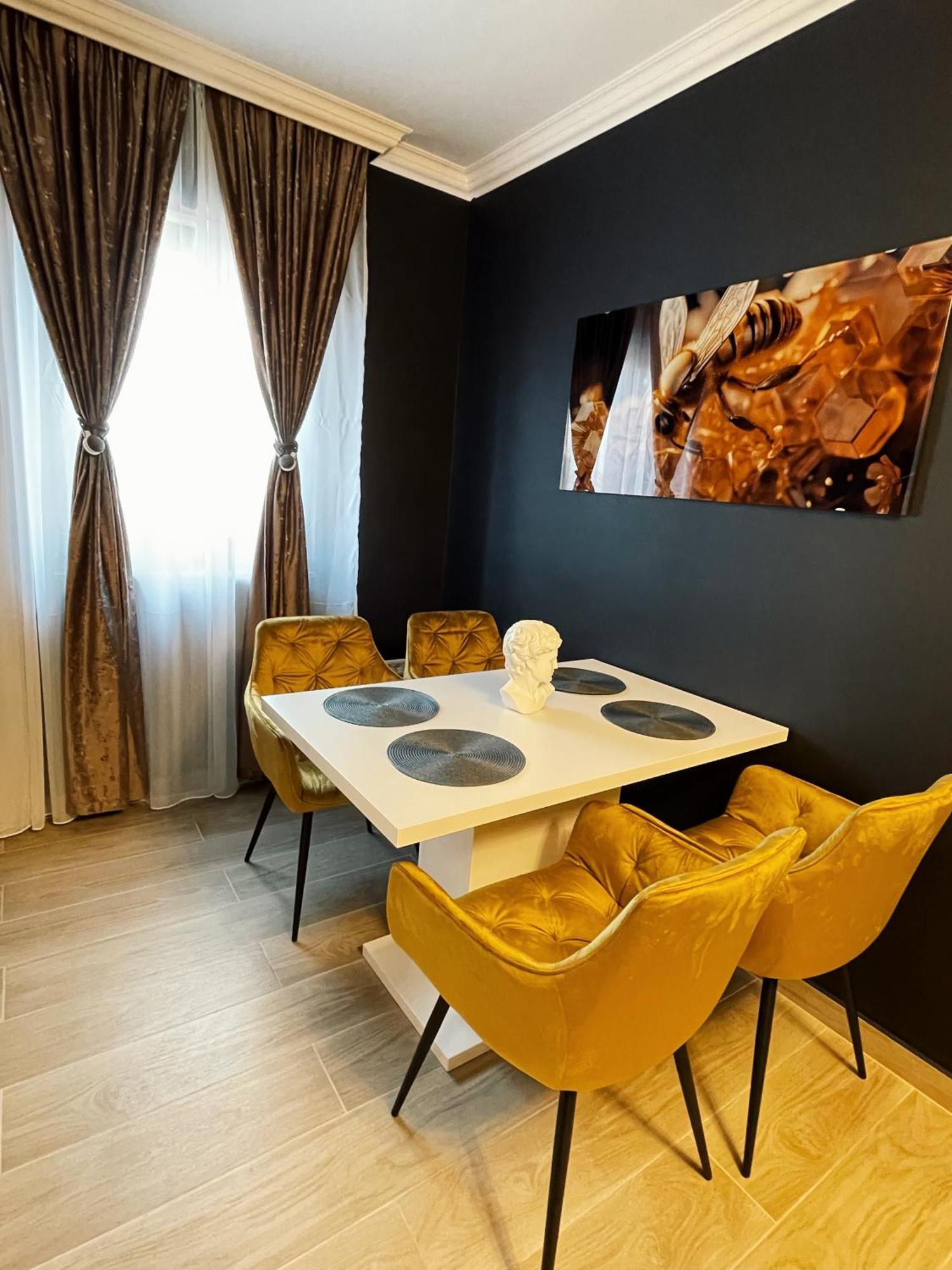 Rv Premium Apartments Arad Exterior photo