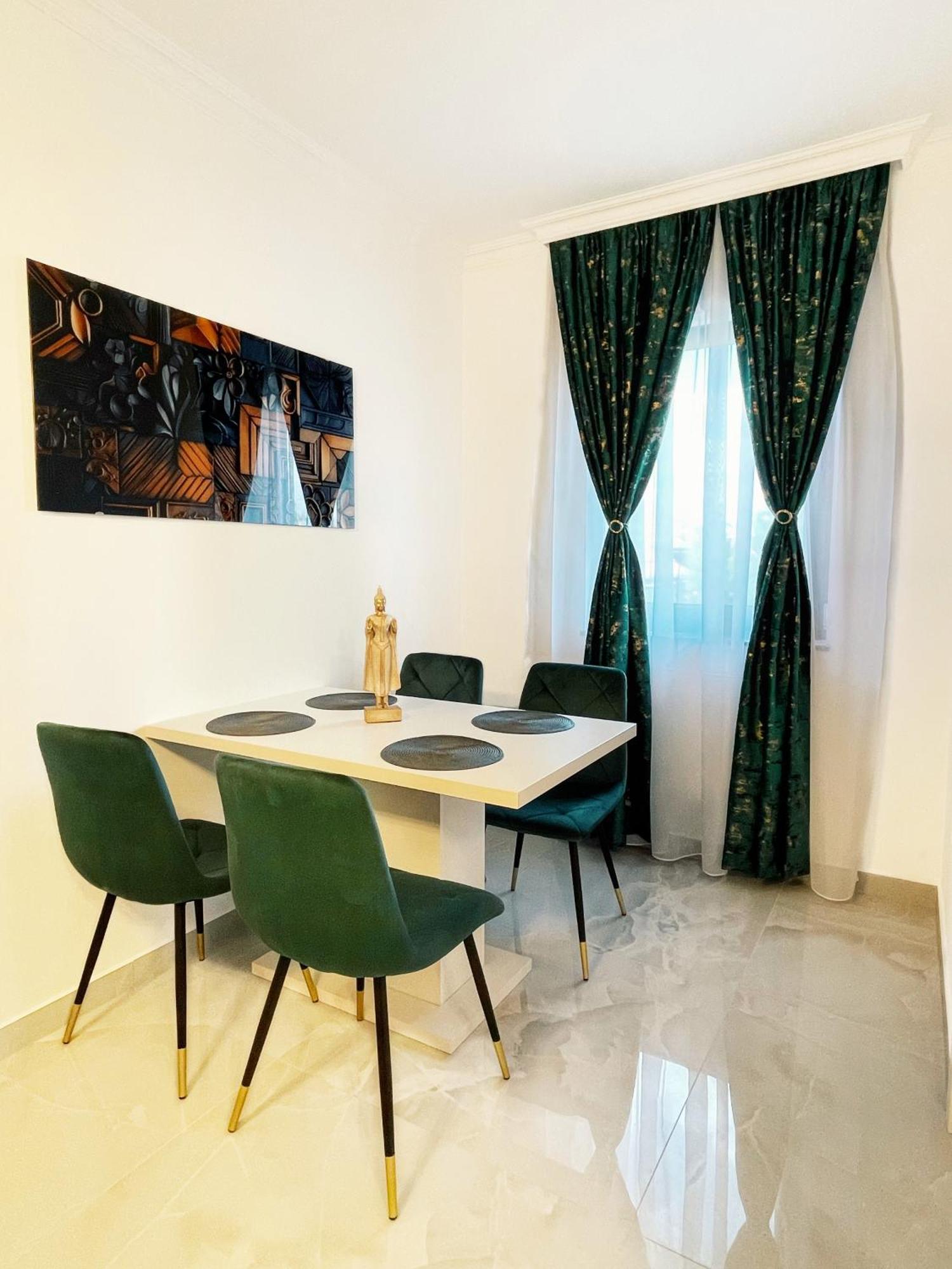 Rv Premium Apartments Arad Exterior photo